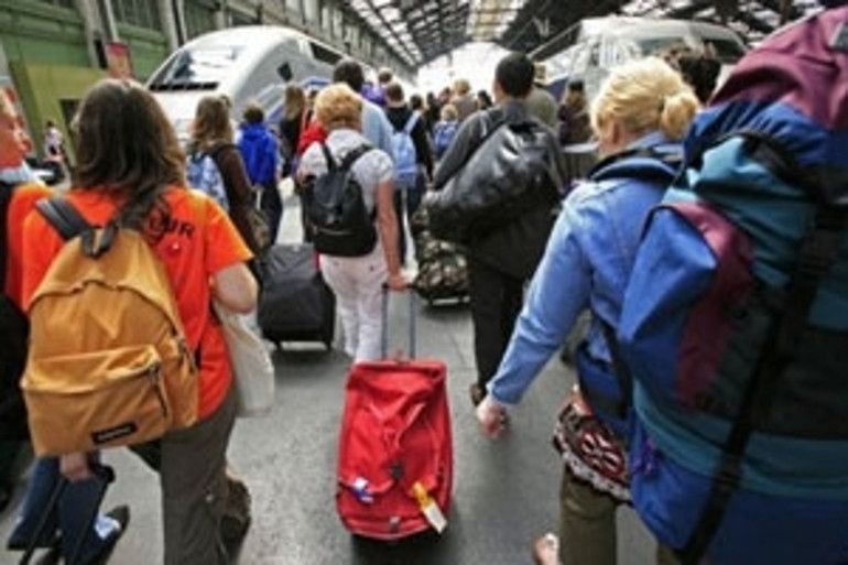 "Partir à cinq, c'est trop difficile financièrement" : plus d'un quart des Français vont renoncer aux vacances cet été